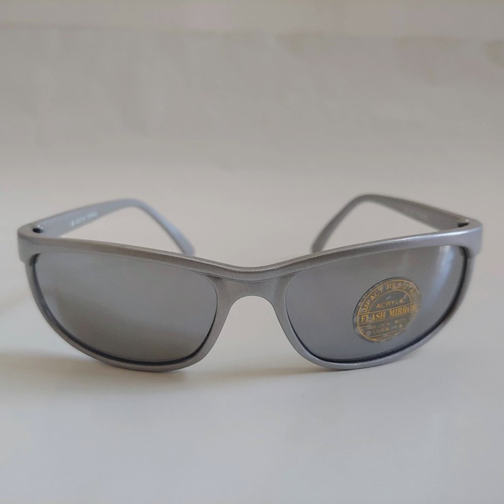 NWT TruVintage 90's Kids Nylon 8 Base Wrap around Smoke Mirrored Sunglasses